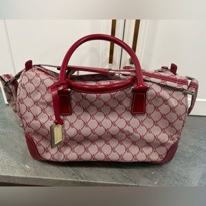 Large bag/tote. Used only a couple of times.